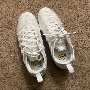 Meet your Posher, Adrian